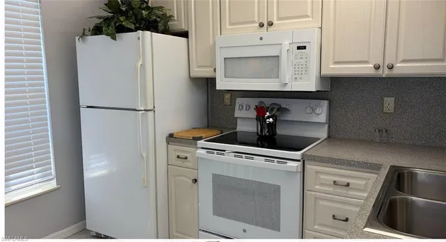 $2,200 | 1315 Mainsail Drive, Unit 1105, Naples, FL 34114