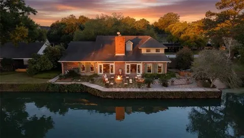 $899,000 | 6 Mary Ridge Court, River Ridge, LA 70123