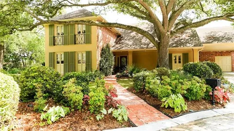 $899,000 | 6 Mary Ridge Court, River Ridge, LA 70123