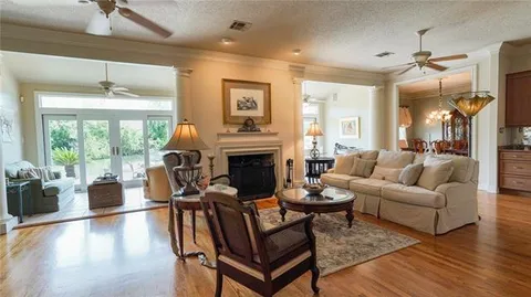 $899,000 | 6 Mary Ridge Court, River Ridge, LA 70123