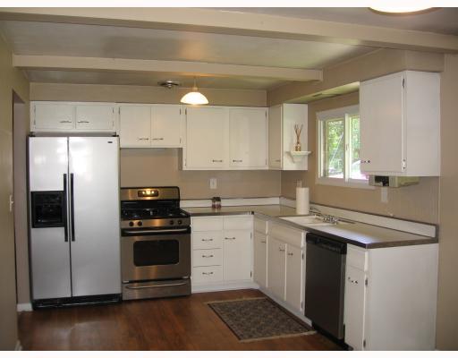 221 Lytton Road Coraopolis, PA 15108 - Photo 2 of 12 Kitchen.