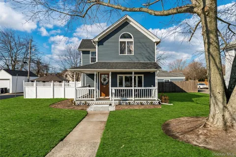 $599,000 | 72 Waverly Avenue, Patchogue, NY 11772