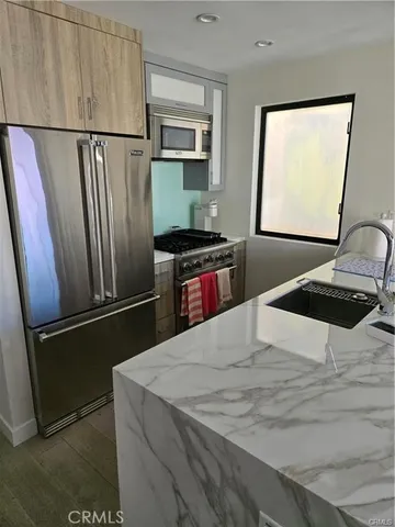 $5,950 | 118 Kelp Street, Unit A, Manhattan Beach, CA 90266