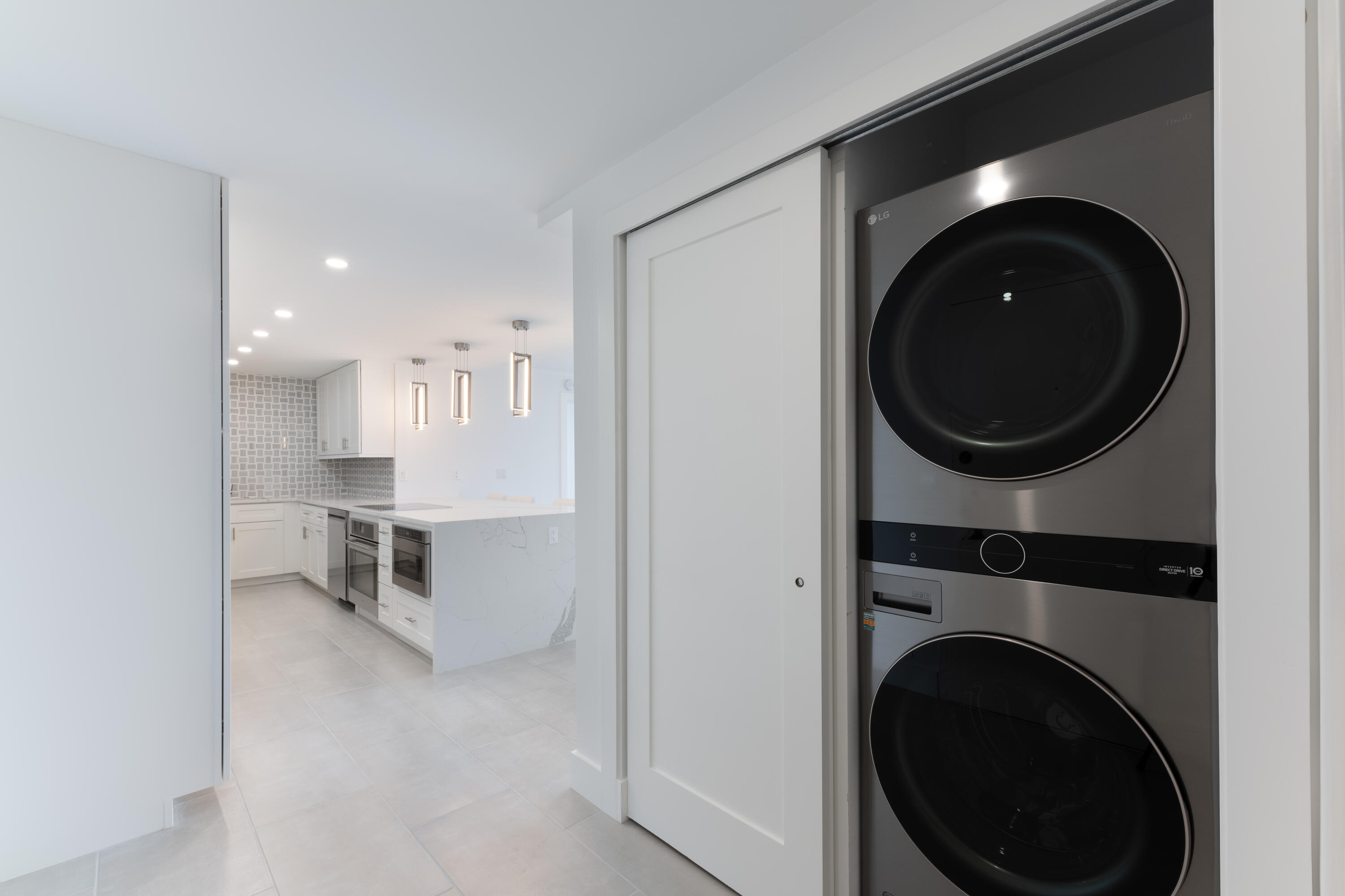 336 Golfview Road, Unit PH12 North Palm Beach, FL 33408 - Photo 22 of 33 Laundry