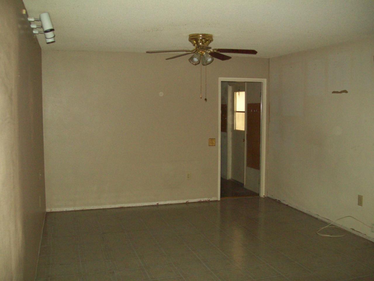 11068 West Oak Ridge Road Sun City, AZ 85351 - Photo 5 of 12 LIVING ROOM