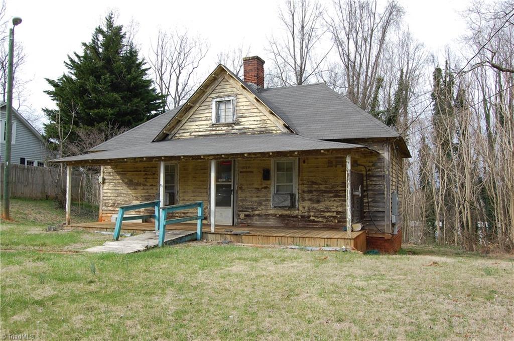 1010 Elk Spur Street Elkin, NC 28621 - Photo 2 of 9