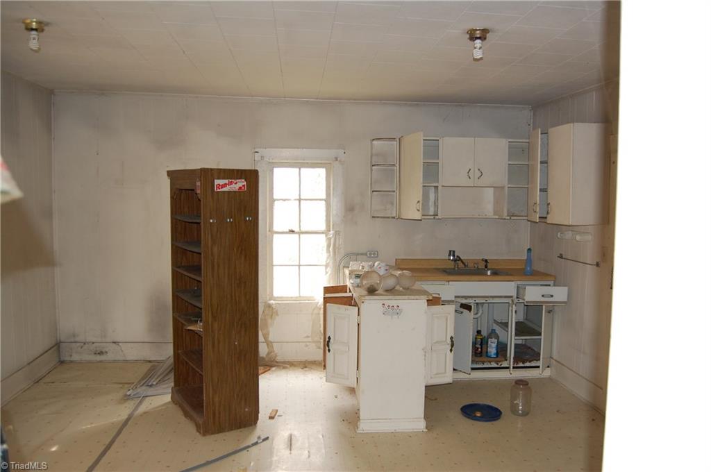 1010 Elk Spur Street Elkin, NC 28621 - Photo 6 of 9