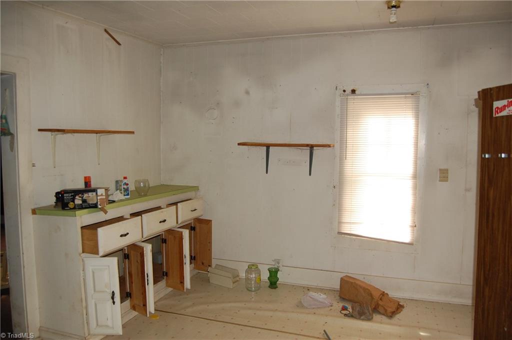 1010 Elk Spur Street Elkin, NC 28621 - Photo 7 of 9