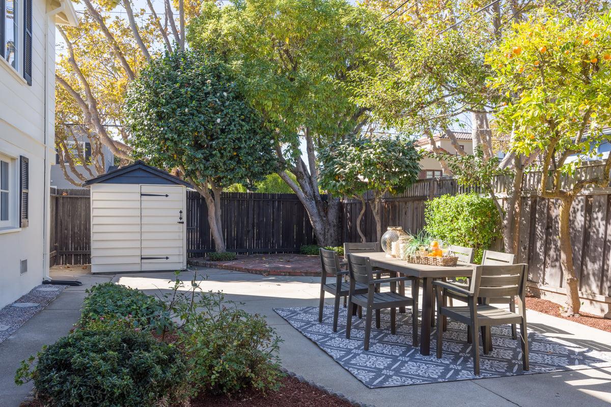 424 Bloomfield Road Burlingame, CA 94010 - Photo 13 of 14 a view of a table and chairs in the patio