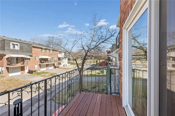 $318,000 | 8604 West 84th Street, Overland Park, KS 66212