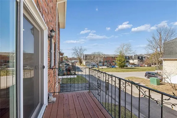 $318,000 | 8604 West 84th Street, Overland Park, KS 66212