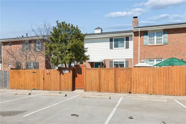 $318,000 | 8604 West 84th Street, Overland Park, KS 66212