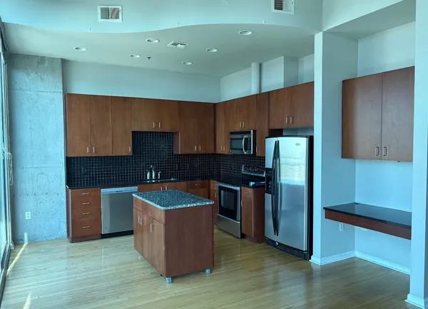 $2,195 | 415 Church Street, Unit 2906, Nashville, TN 37219