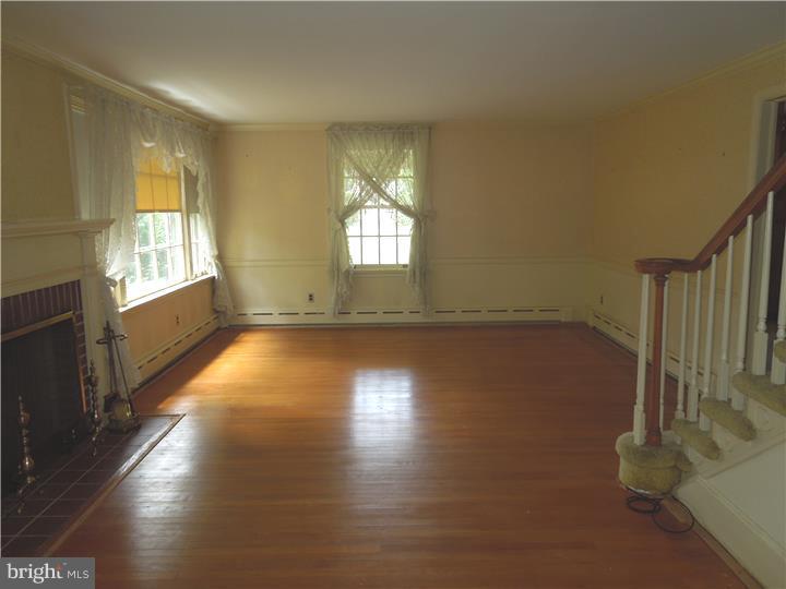 35 Church Road Telford, PA 18969 - Photo 11 of 24 Living Room