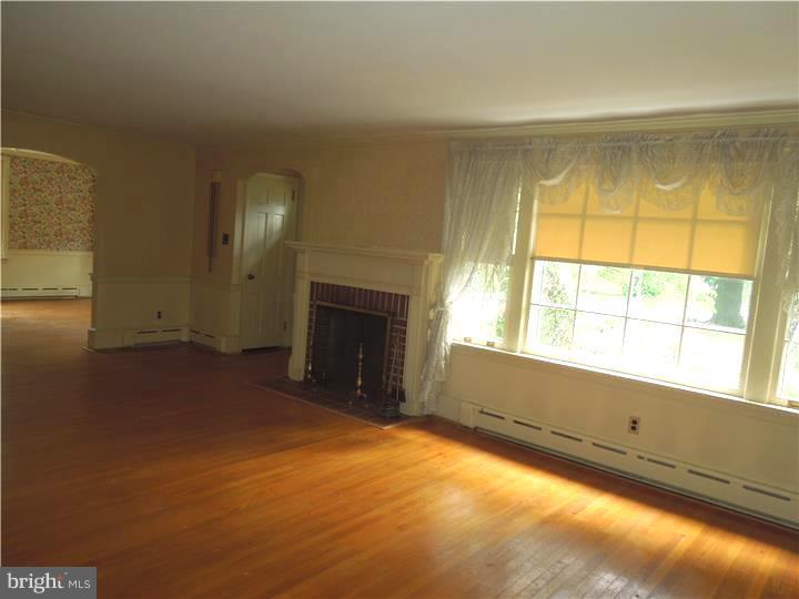 35 Church Road Telford, PA 18969 - Photo 12 of 24 Living Room