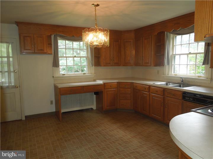 35 Church Road Telford, PA 18969 - Photo 16 of 24 Kitchen