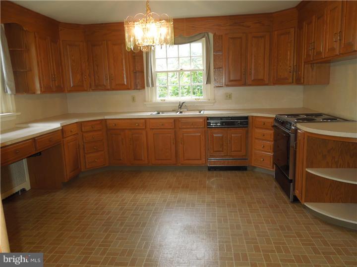 35 Church Road Telford, PA 18969 - Photo 17 of 24 Kitchen