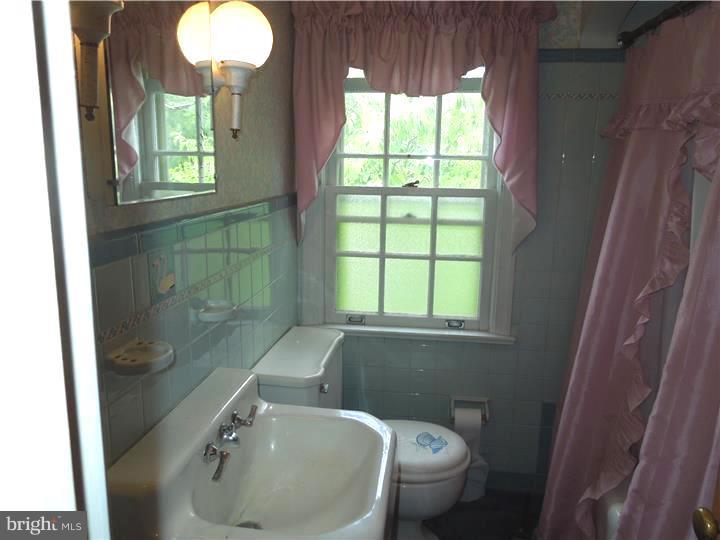 35 Church Road Telford, PA 18969 - Photo 23 of 24 Bathroom