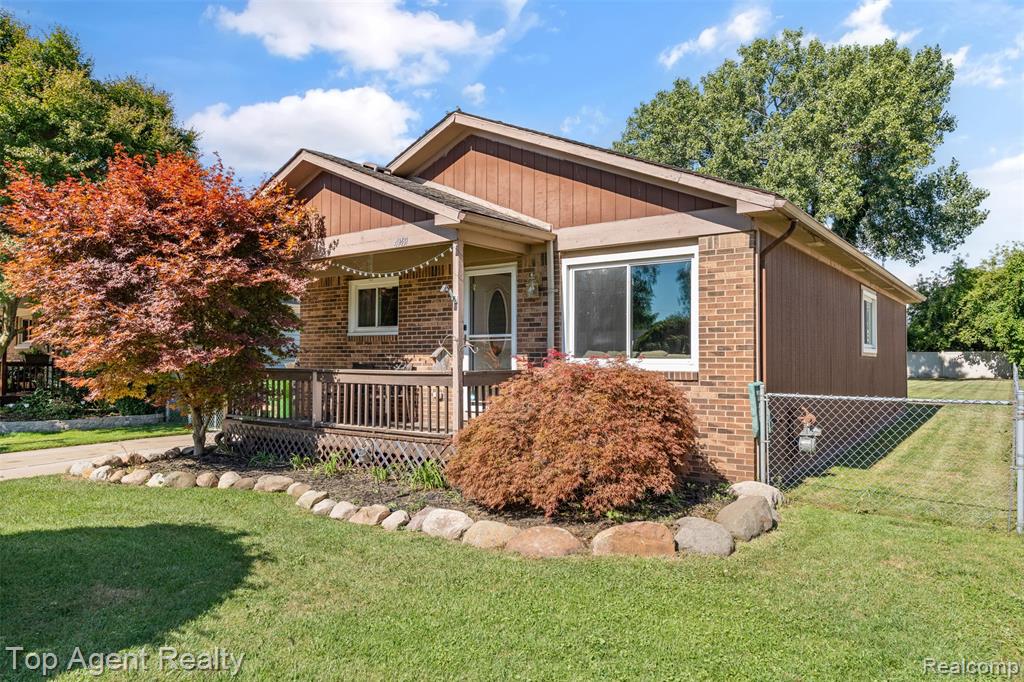 49431 Fuller Road Chesterfield, MI 48051 - Photo 3 of 36