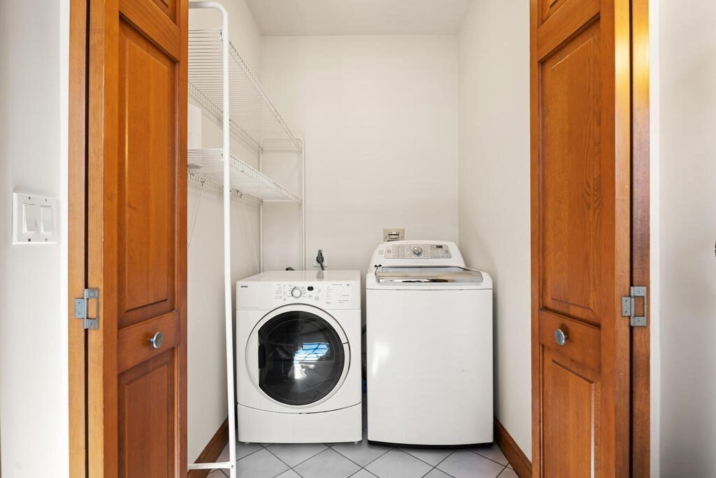 3 Royal Circle Lexington, MA 02420 - Photo 26 of 42 a utility room with dryer and washer