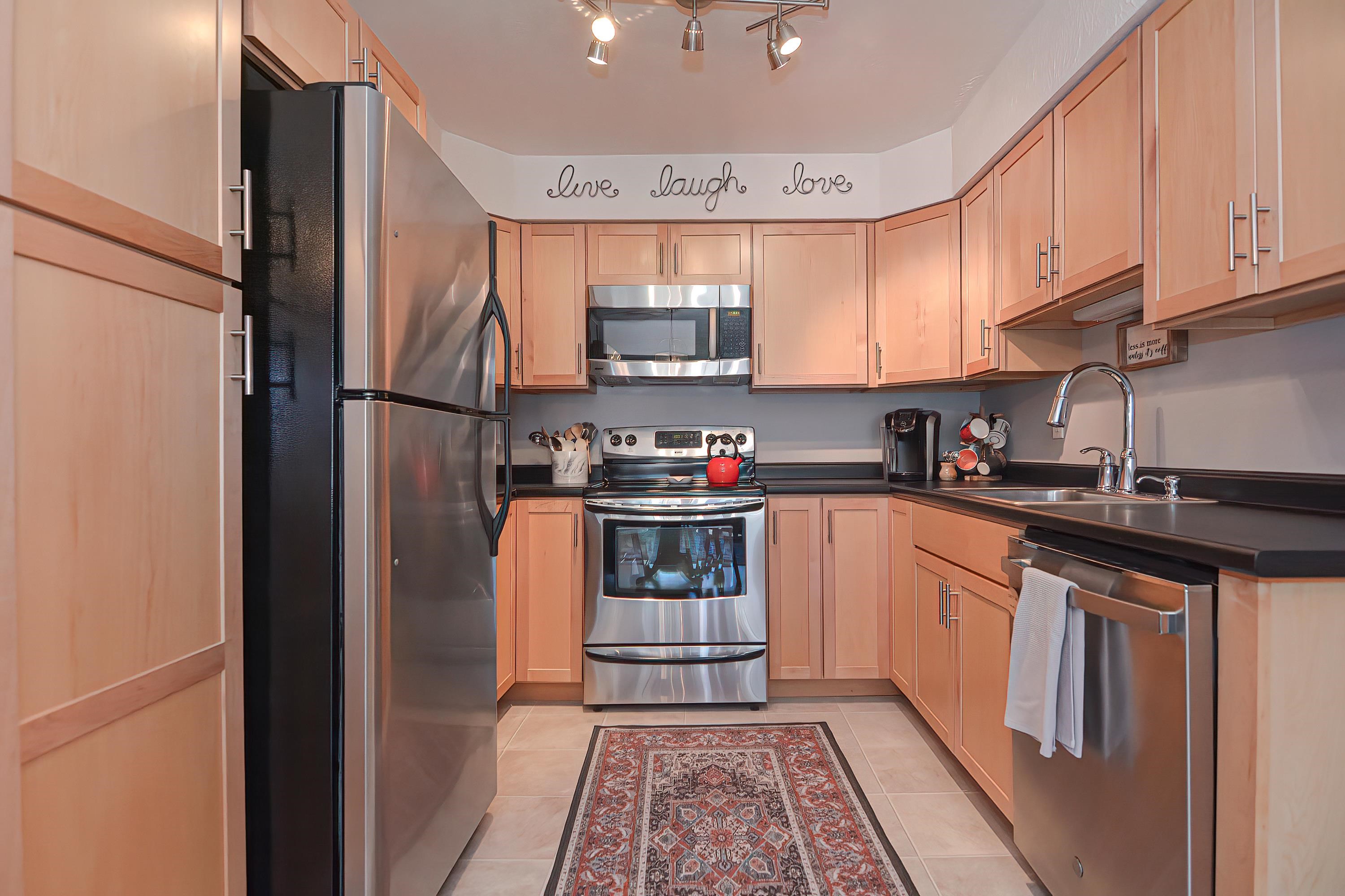1901 Bodwell Road, Unit 16 Manchester, NH 03109 - Photo 5 of 27