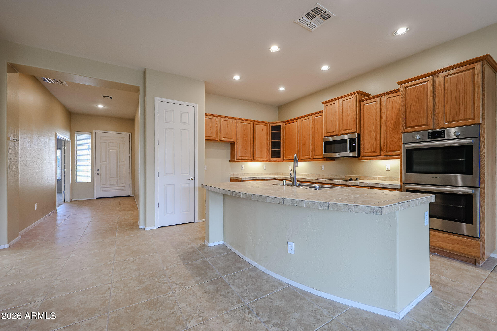 3113 East Boston Street Gilbert, AZ 85295 - Photo 2 of 35 Kitchen