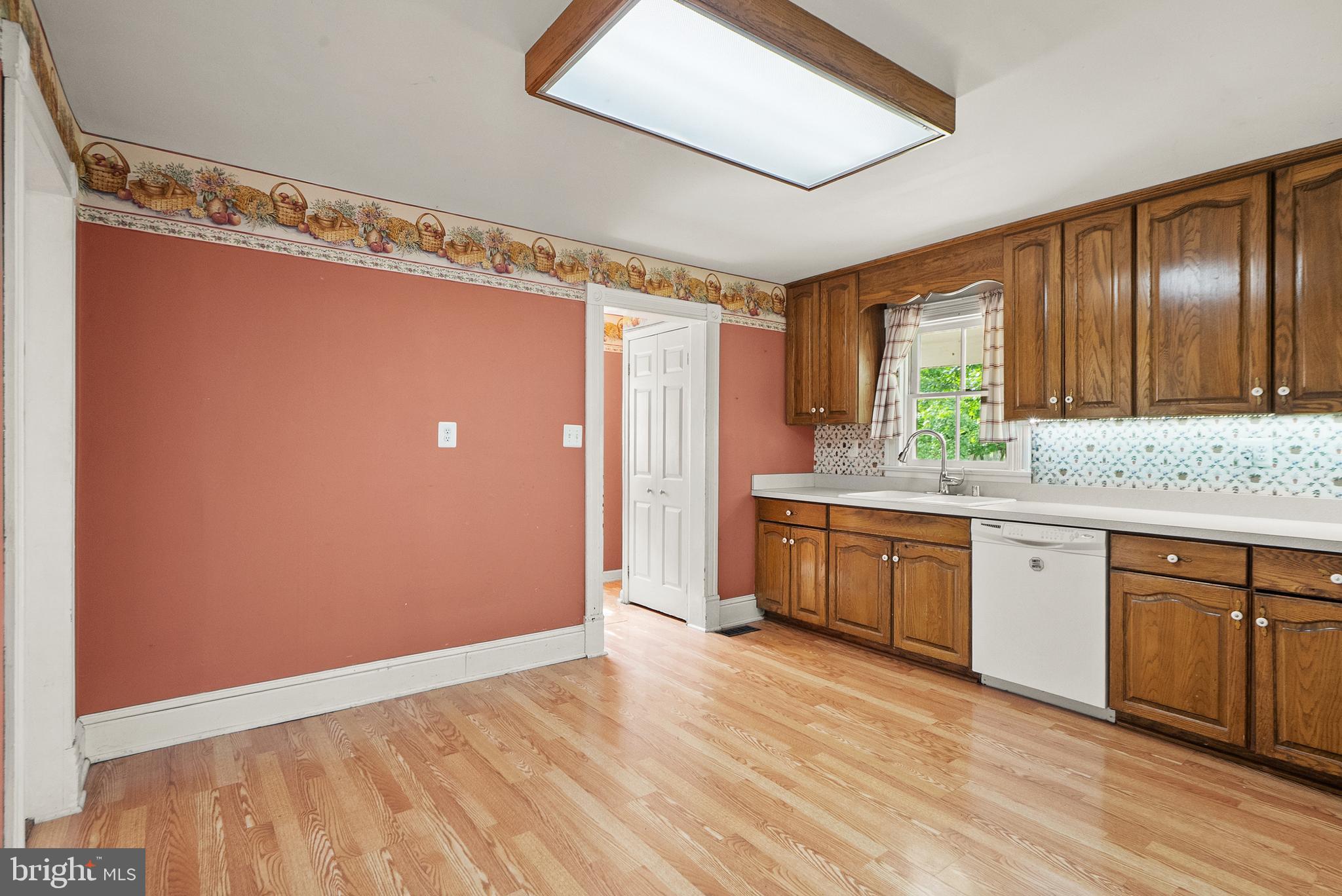 43699 Hay Road Ashburn, VA 20147 - Photo 3 of 23 Kitchen From Entry