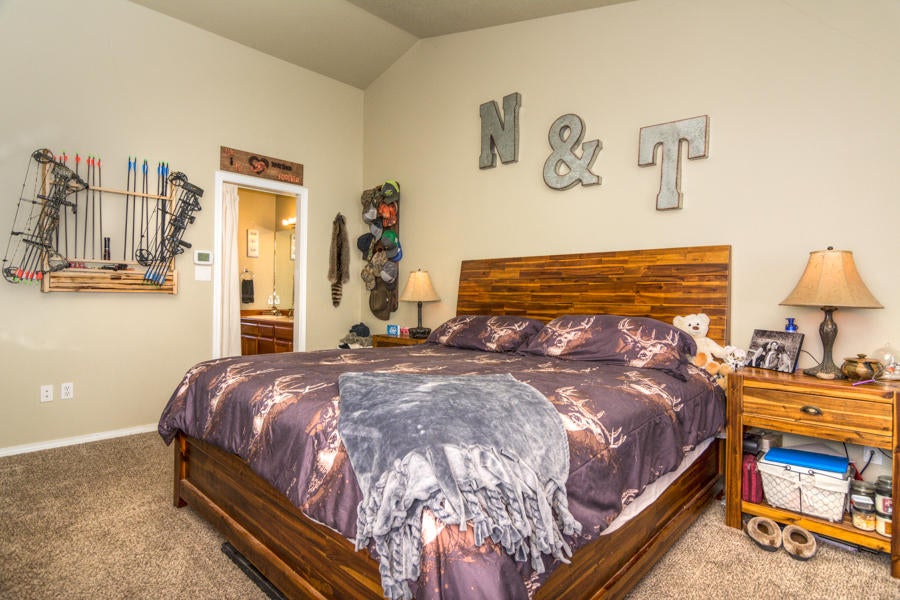 2035 Southwest 35th Street Redmond, OR 97756 - Photo 13 of 24 35th St SW 2035 (16 of 31)