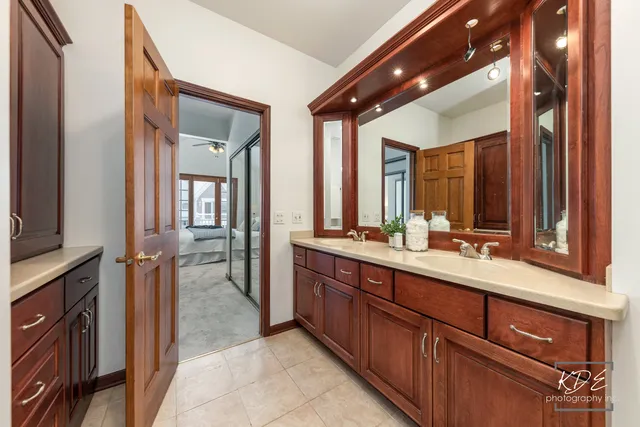 $589,000 | 1512 Harbour Towne Place, Naperville, IL 60564