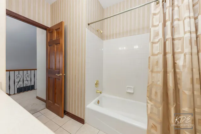 $589,000 | 1512 Harbour Towne Place, Naperville, IL 60564