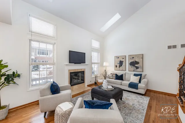 $589,000 | 1512 Harbour Towne Place, Naperville, IL 60564