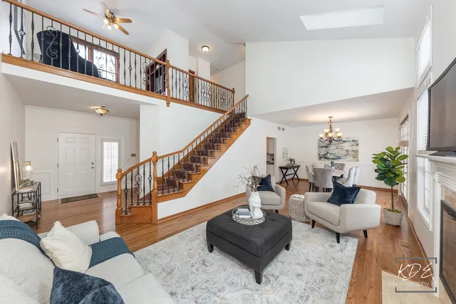 $589,000 | 1512 Harbour Towne Place, Naperville, IL 60564