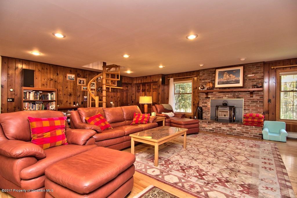 206 Braewood Road Dalton, PA 18414 - Photo 24 of 68 Gallery Image 24