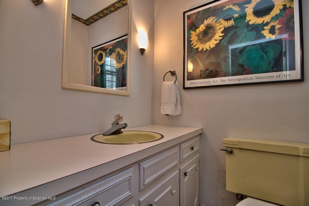 206 Braewood Road Dalton, PA 18414 - Photo 30 of 68 Gallery Image 30