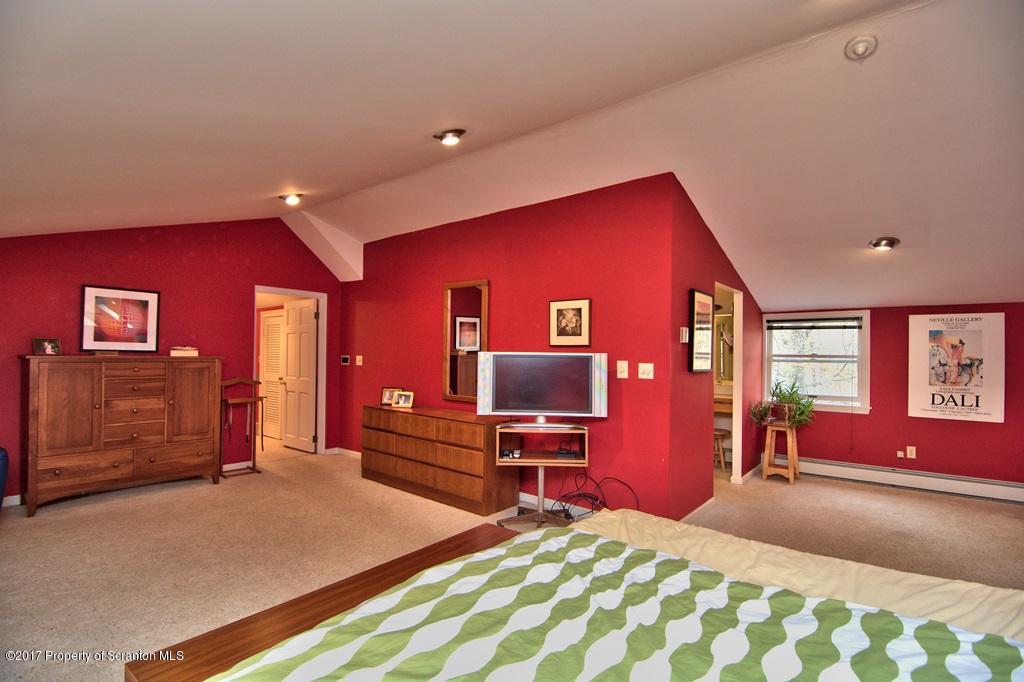 206 Braewood Road Dalton, PA 18414 - Photo 45 of 68 Gallery Image 45