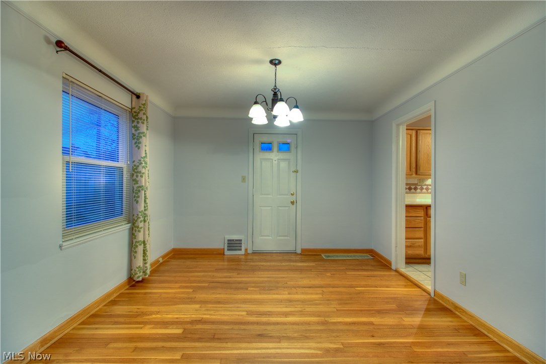 2404 Ralph Avenue Cleveland, OH 44109 - Photo 8 of 28 Gallery Image 8