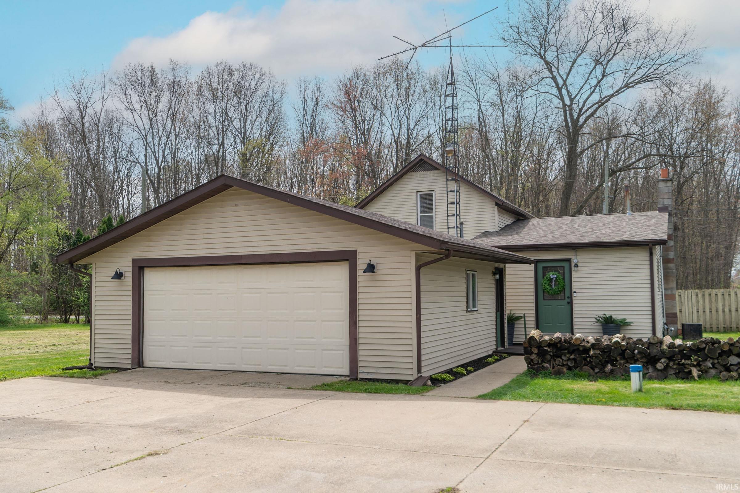 10999 Douglas Road Osceola, IN 46561 - Photo 4 of 36