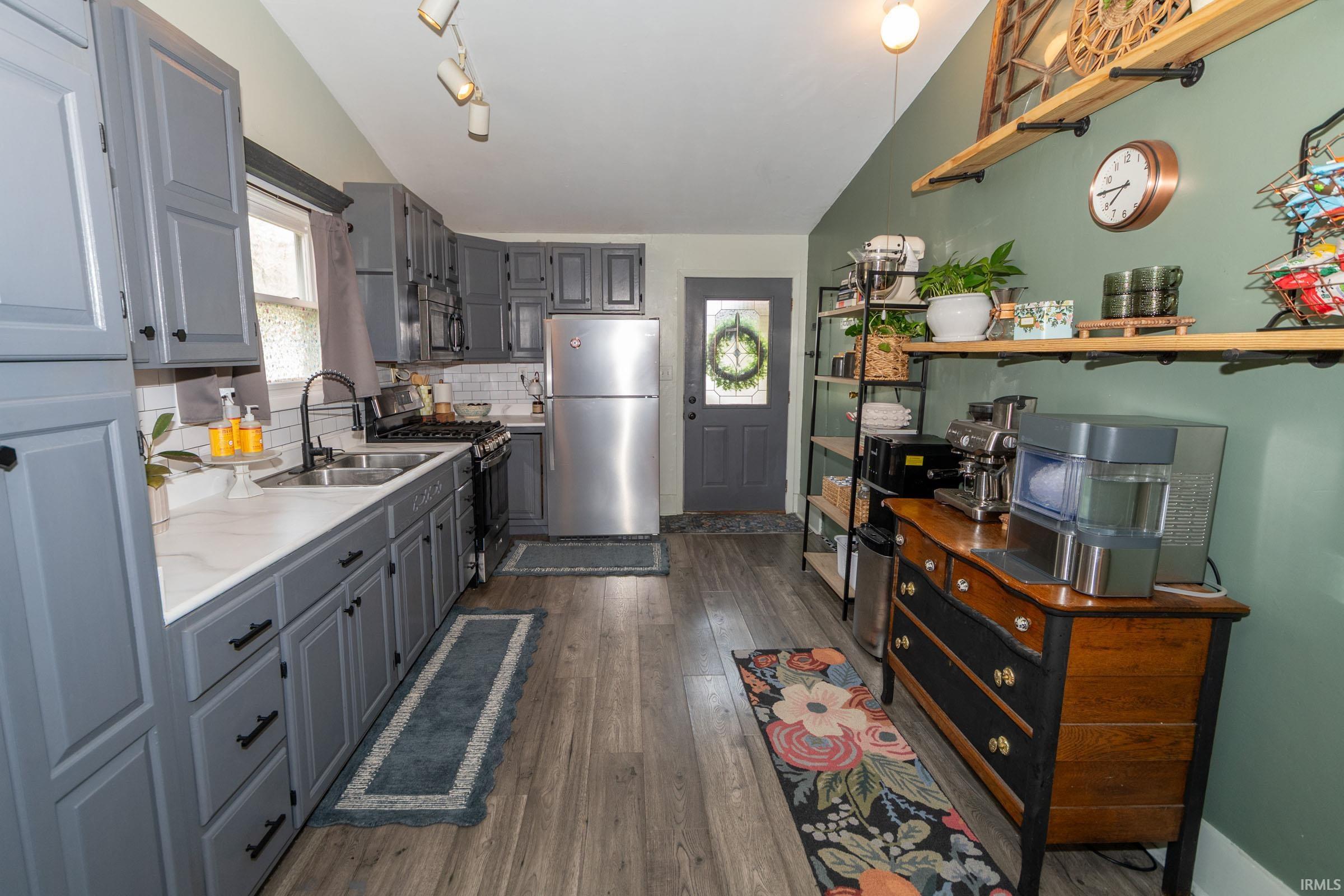 10999 Douglas Road Osceola, IN 46561 - Photo 5 of 36