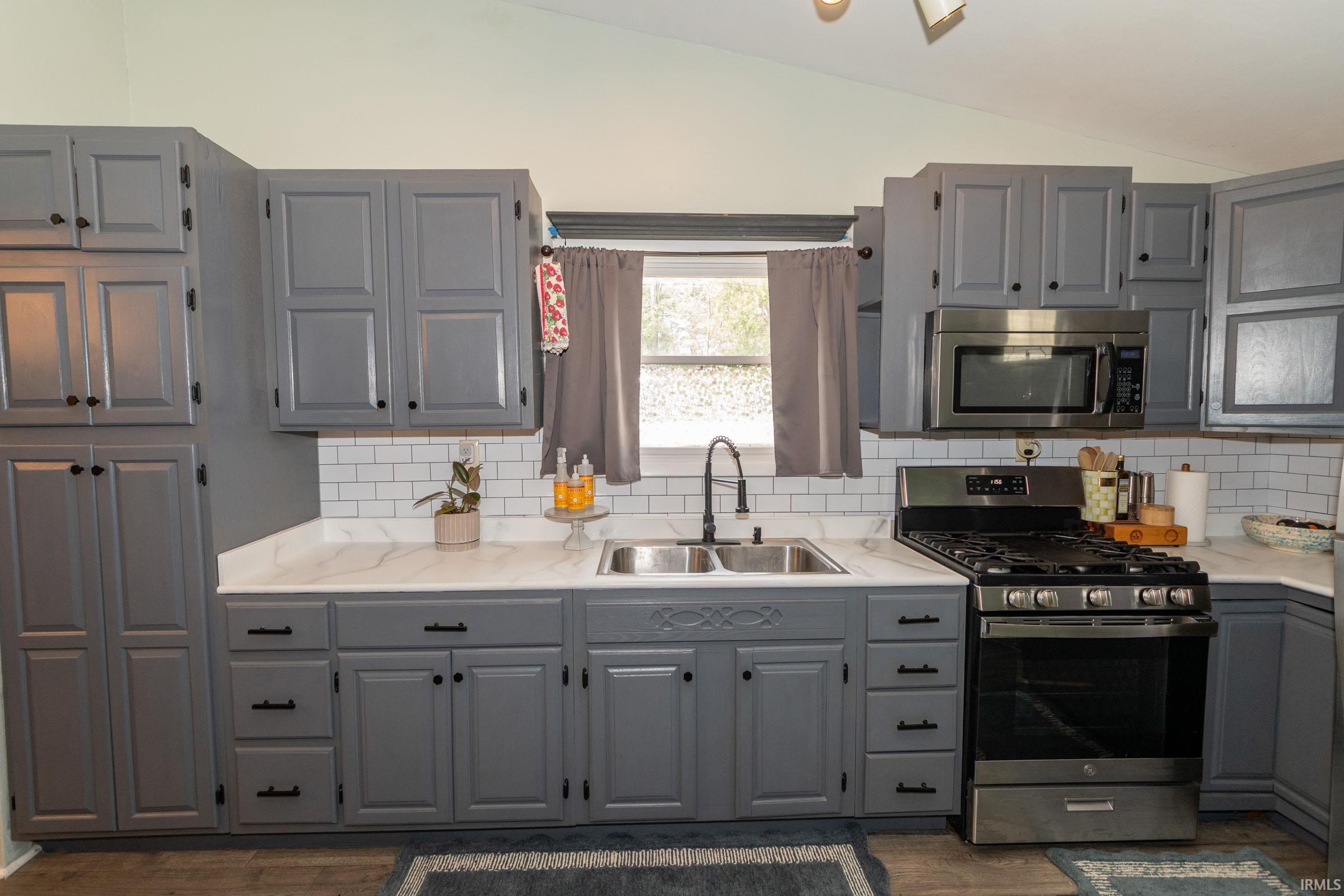 10999 Douglas Road Osceola, IN 46561 - Photo 8 of 36