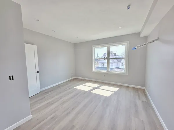 $2,800 | 1965-1967 Smith Street, Unit 2R, North Providence, RI 02911