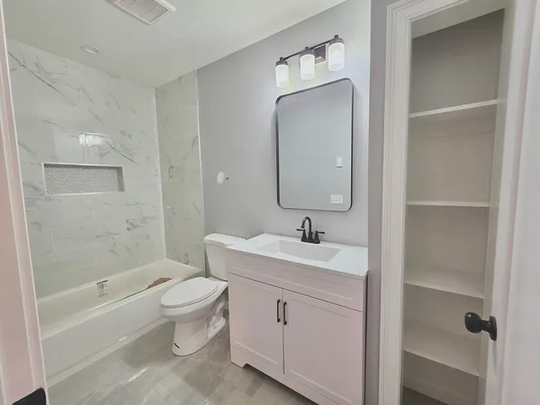 $2,700 | 1965-1967 Smith Street, Unit 2R, North Providence, RI 02911