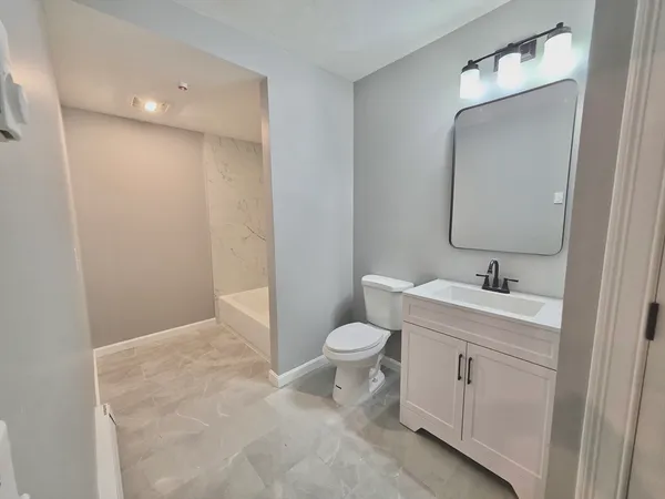 $2,700 | 1965-1967 Smith Street, Unit 2R, North Providence, RI 02911