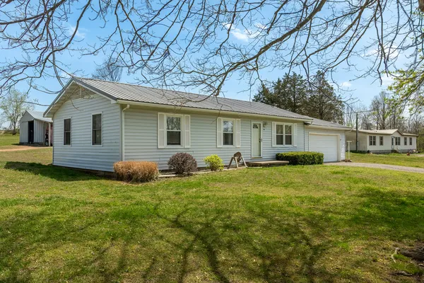$215,000 | 306 White Street, Creal Springs, IL 62922