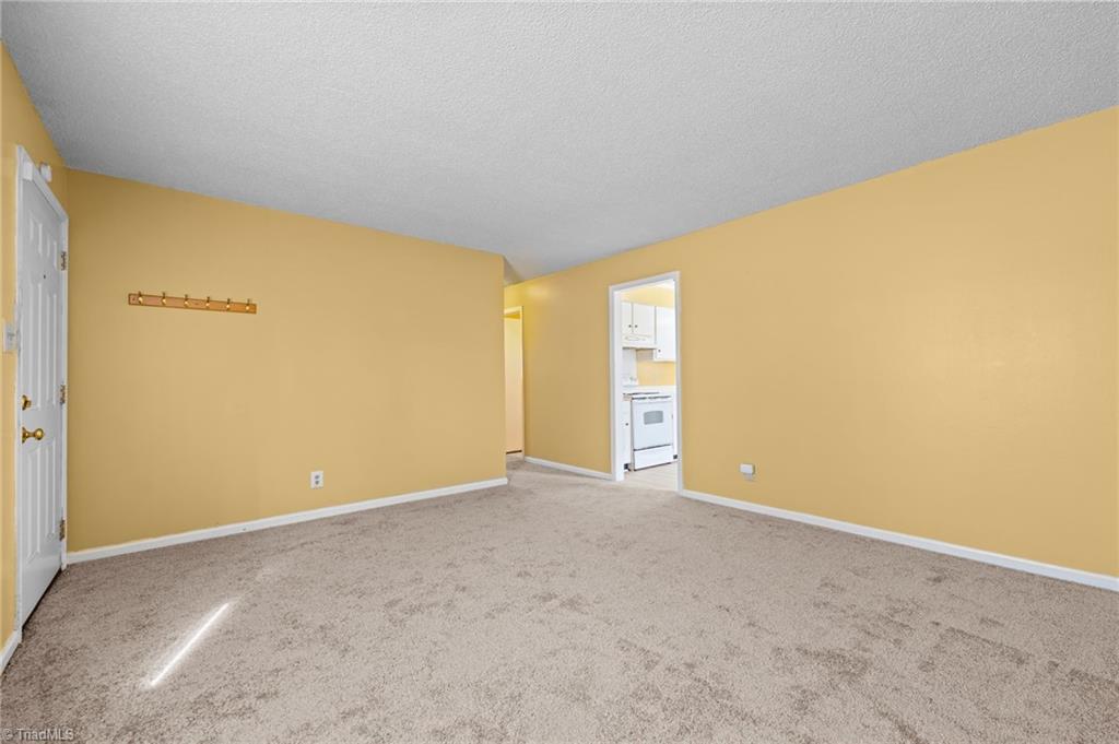 2419 Fernbrook Road Greensboro, NC 27405 - Photo 6 of 31 Gallery Image 6