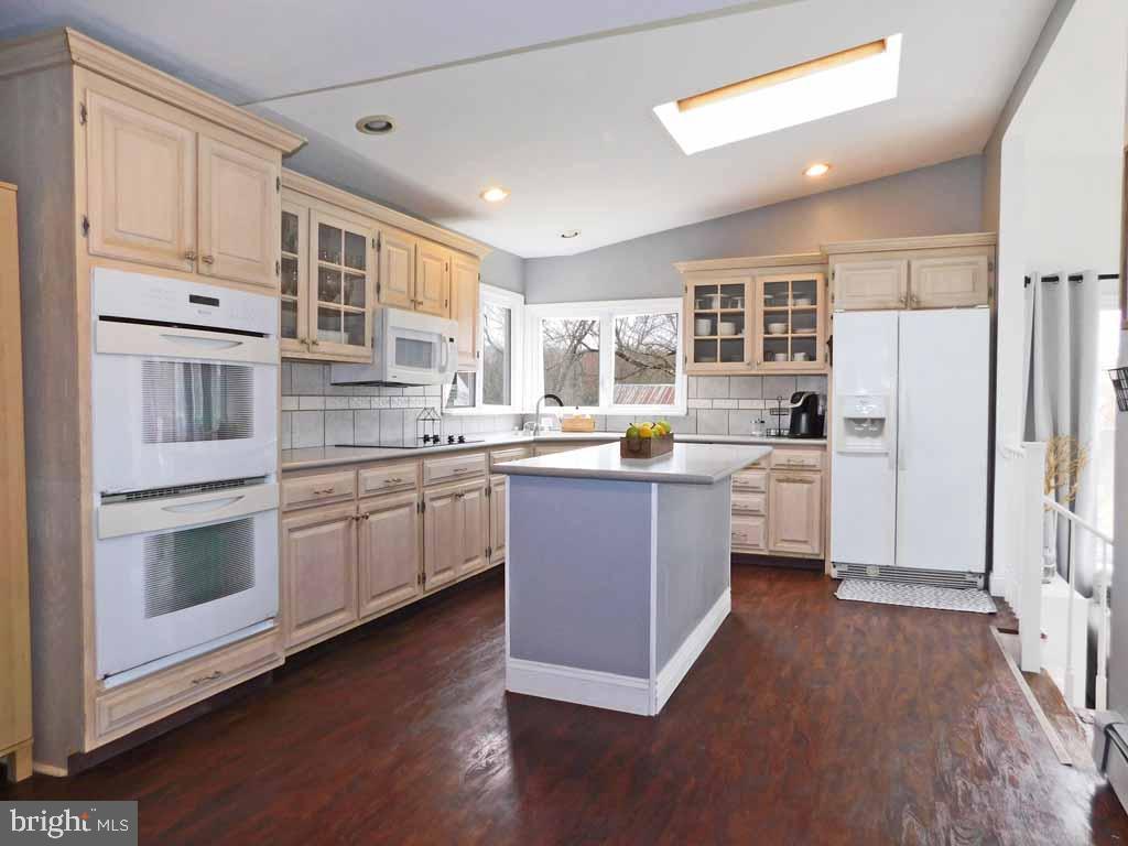 159 Crest Road Newtown, PA 18940 - Photo 11 of 36