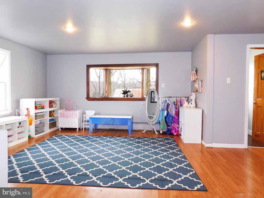 159 Crest Road Newtown, PA 18940 - Photo 16 of 36