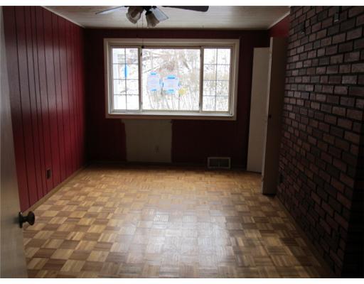 1069 Bolden Road Smock, PA 15480 - Photo 4 of 8 Family Room.