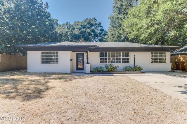 $324,500 | 175 St Charles Avenue, Biloxi, MS 39530