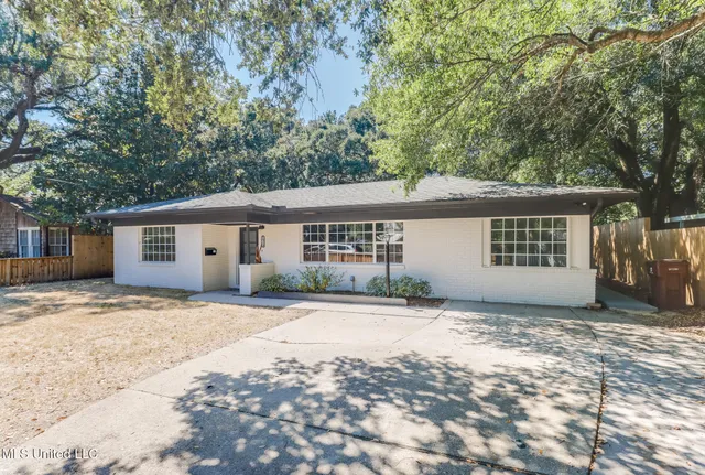 $324,500 | 175 St Charles Avenue, Biloxi, MS 39530