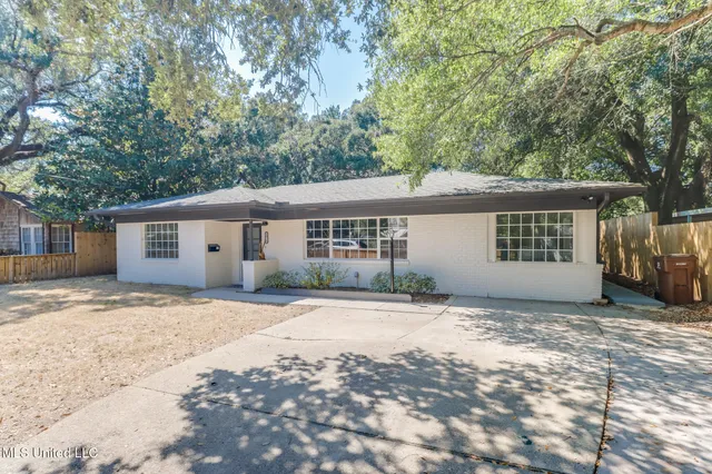 $324,500 | 175 St Charles Avenue, Biloxi, MS 39530